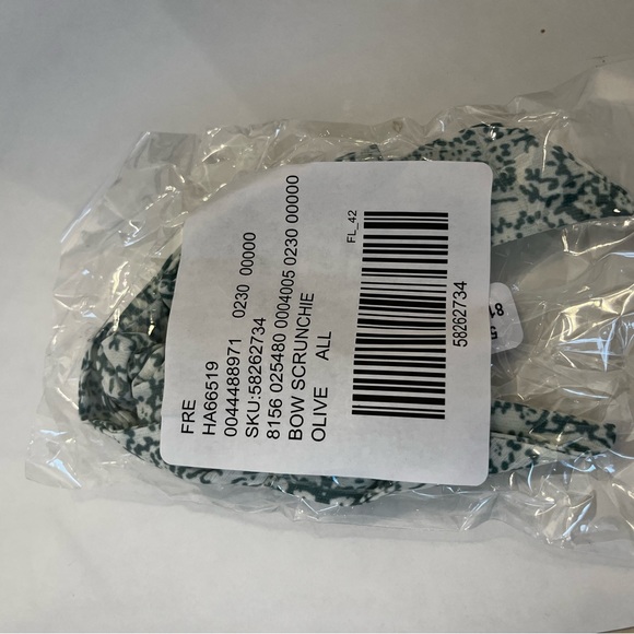 J crew bow hair scrunchie green/white - Picture 3 of 3